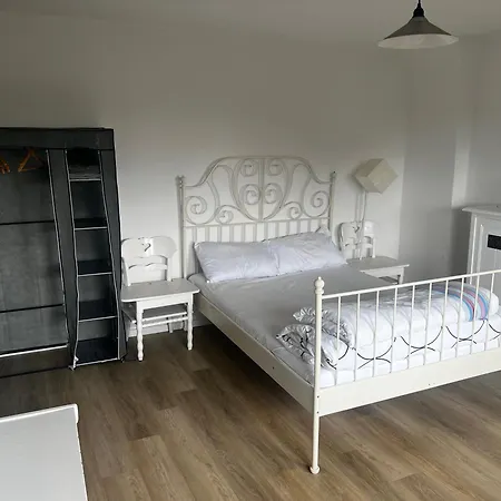 Gaeste Zimmer Mit Gemeinschaftsbad * Wilhelmshaven